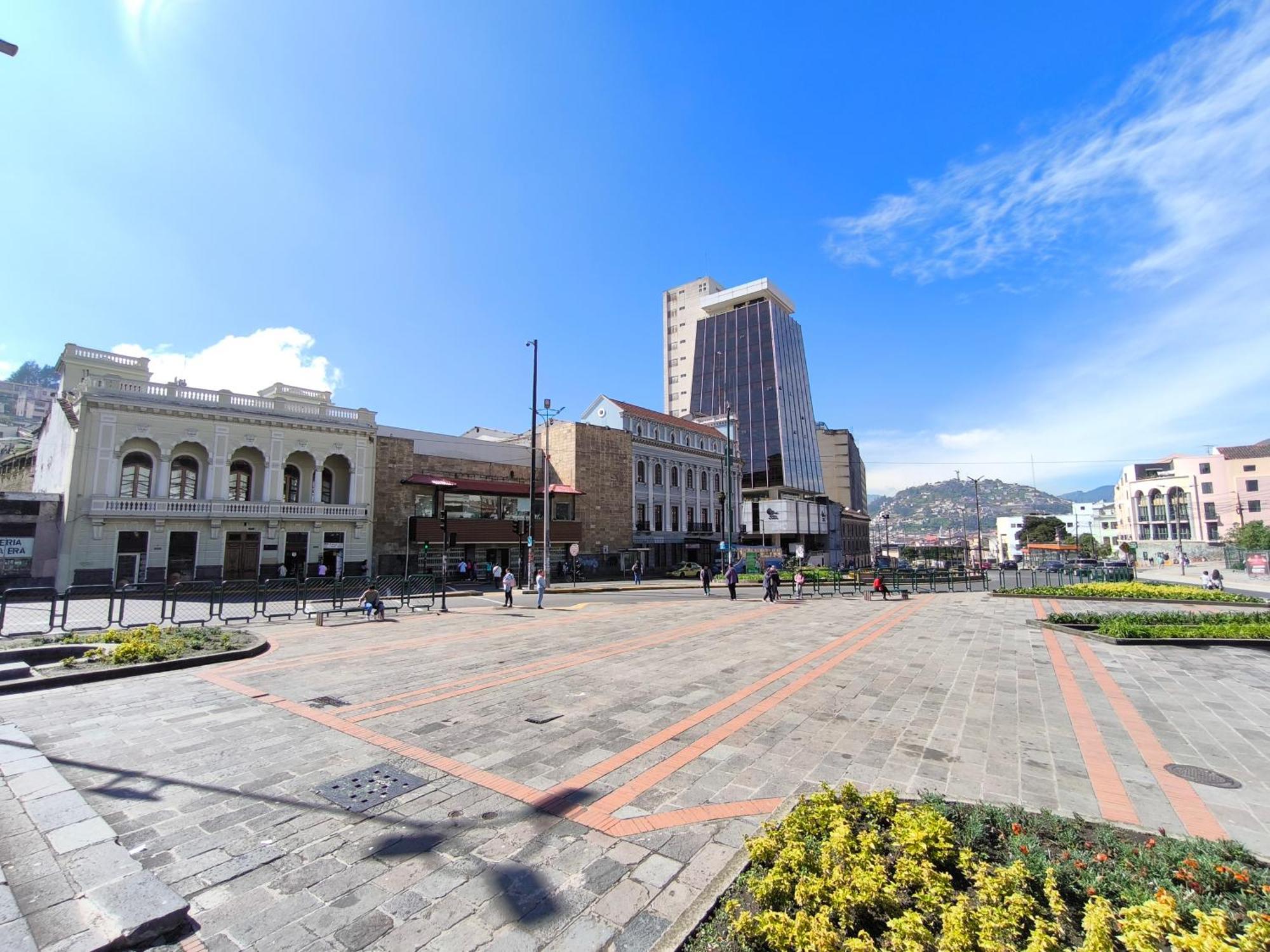 Casona 1914 Quito - Gothic Cathedral View Rooftop Exterior photo